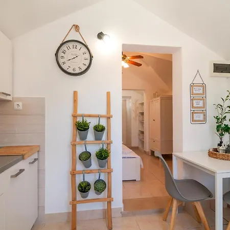 Beautiful In With Kitchen * Postira
